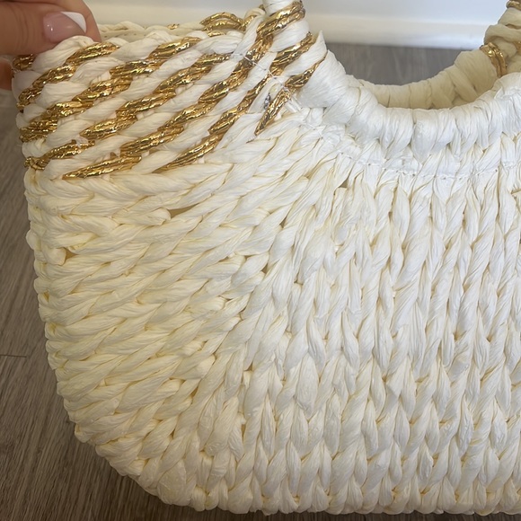 Luxury Basket Weave Handbag Cream with Gorgeous Metallic Gold Detail - BRAND NEW - Picture 9 of 9